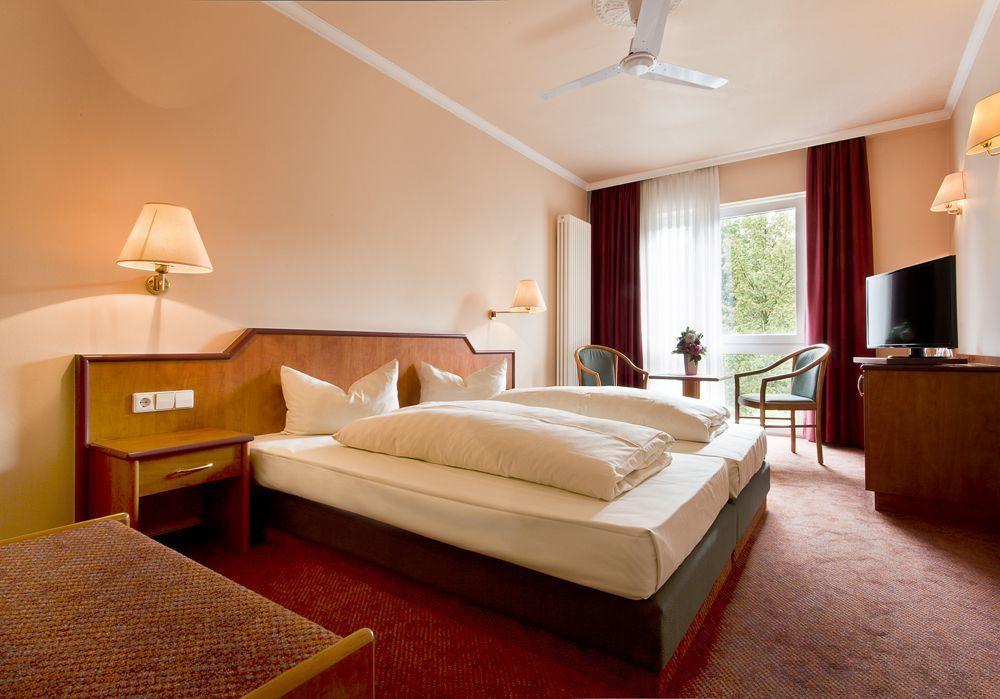 Hotel Victoria บาดครอยซ์นาค ภายนอก รูปภาพ